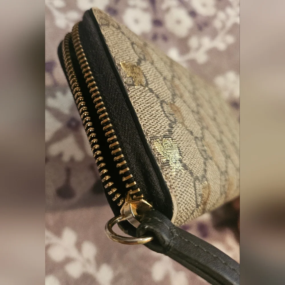 Gucci GG Supreme Bees Zip Around Wallet - Picture 4 of 11